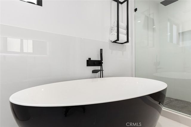 5134 Medina Road, Woodland Hills, CA 91364