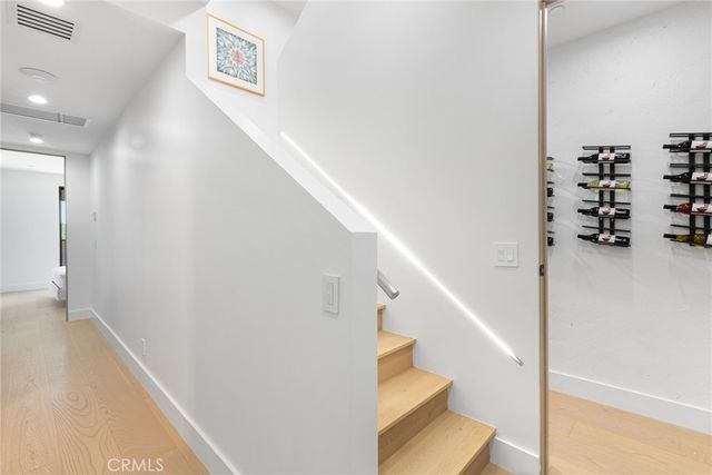 5134 Medina Road, Woodland Hills, CA 91364