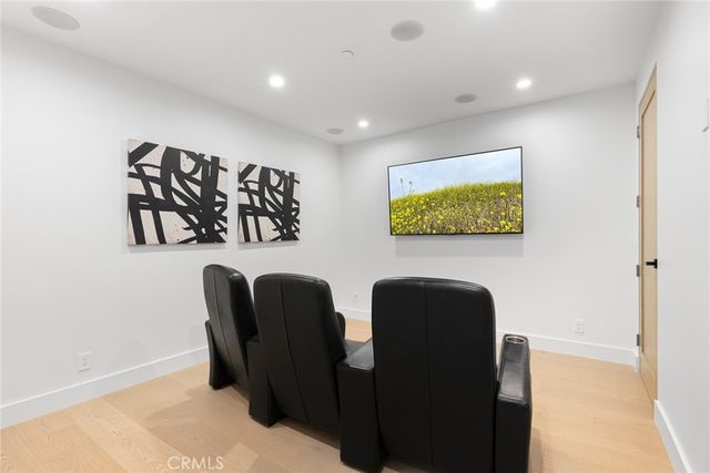 5134 Medina Road, Woodland Hills, CA 91364