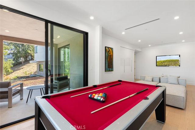 5134 Medina Road, Woodland Hills, CA 91364