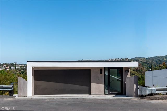 5134 Medina Road, Woodland Hills, CA 91364