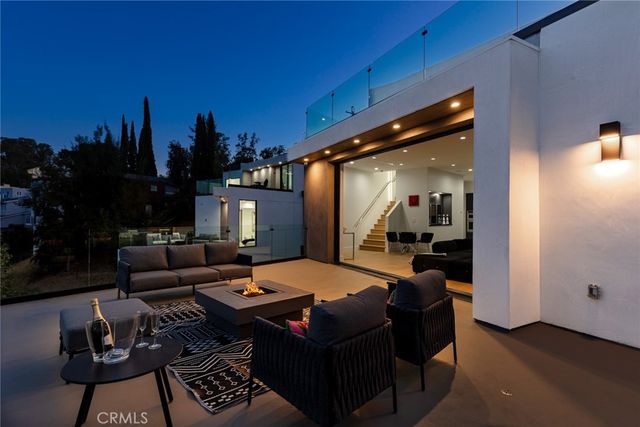 5134 Medina Road, Woodland Hills, CA 91364