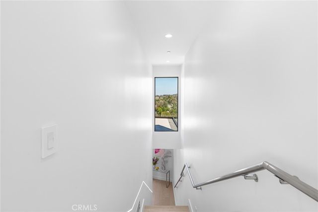 5134 Medina Road, Woodland Hills, CA 91364