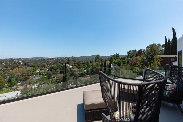 5134 Medina Road, Woodland Hills, CA 91364