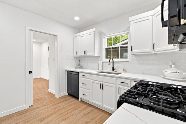 2716 Frazier Avenue, Fort Worth, TX 76110