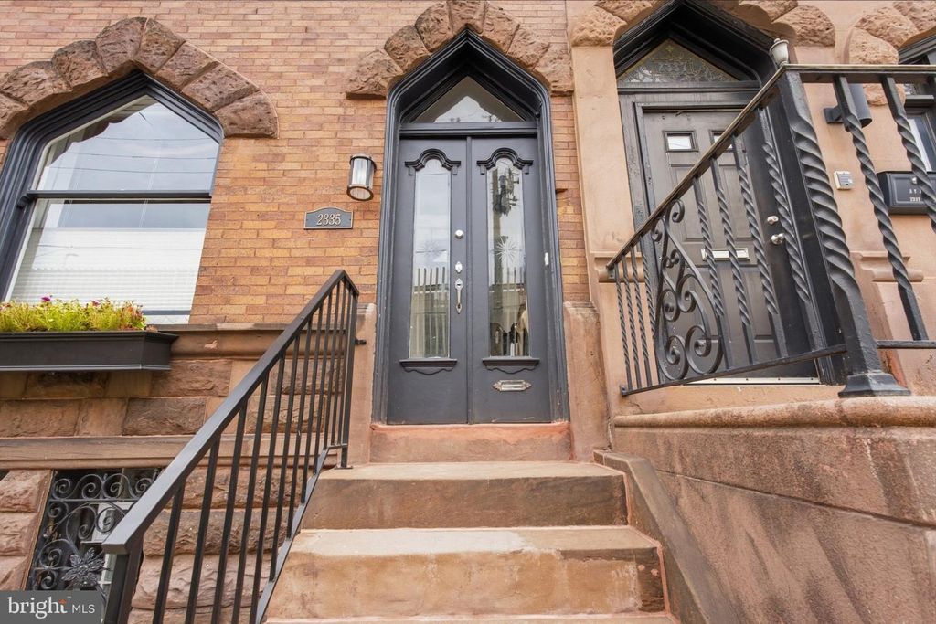 2335 S 13TH ST, PHILADELPHIA, PA 19148 — photo 2