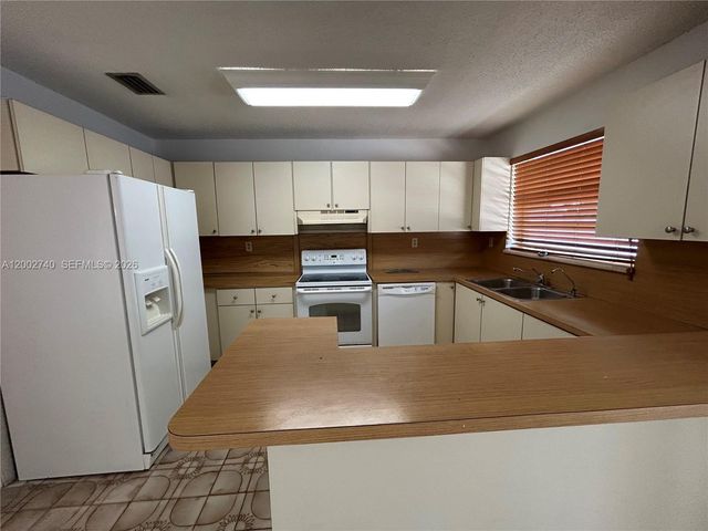 230 NW 51st Ave 230, Miami, FL 33126