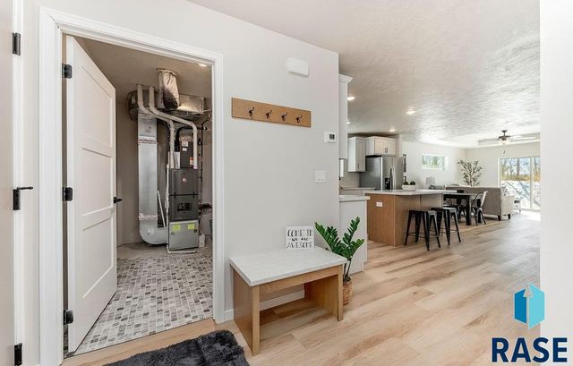 209 E COUNTRYSIDE Ave Avenue, Lennox, SD 57039