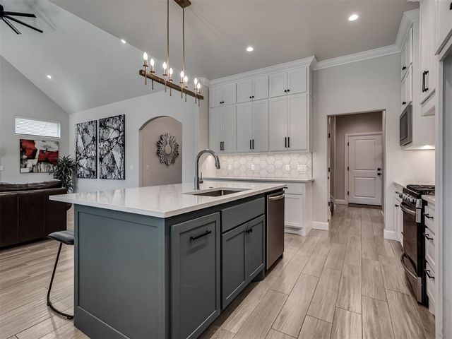 532 Dardanelle Pass, Edmond, OK 73025