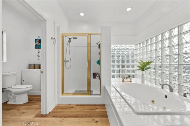 10206 Gothic, North Hills, CA 91343