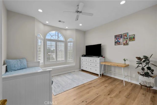 10206 Gothic, North Hills, CA 91343