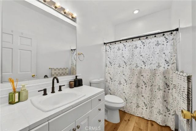 10206 Gothic, North Hills, CA 91343