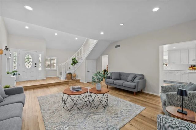 10206 Gothic, North Hills, CA 91343