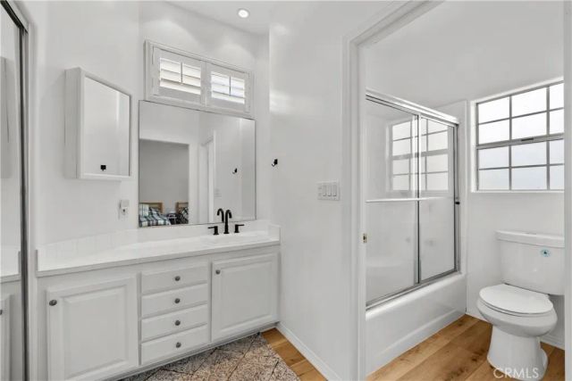 10206 Gothic, North Hills, CA 91343