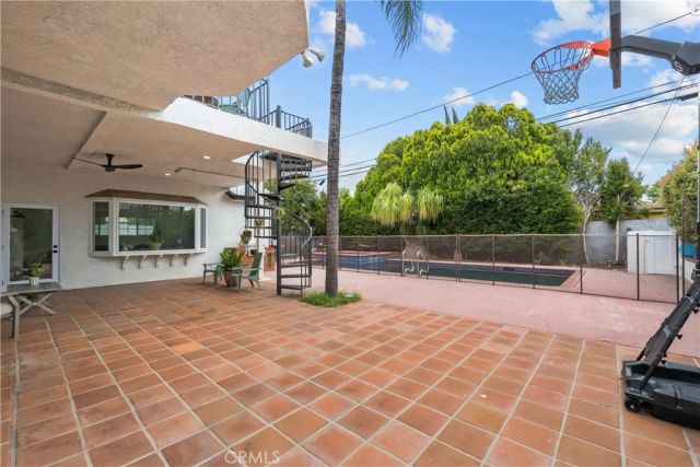 10206 Gothic, North Hills, CA 91343