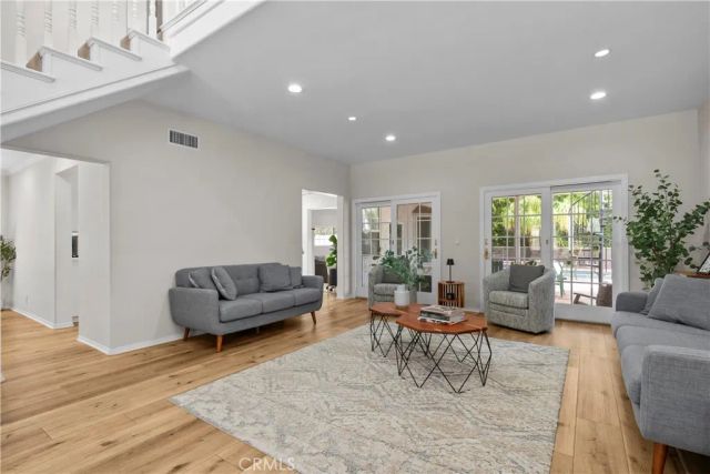 10206 Gothic, North Hills, CA 91343