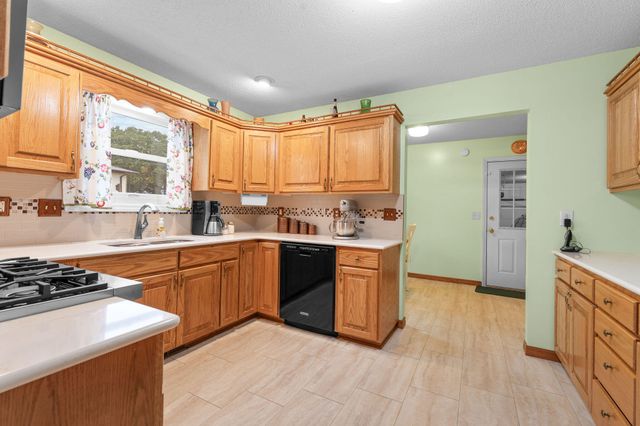 490 Fruit Farm Road, Hollister, MO 65672