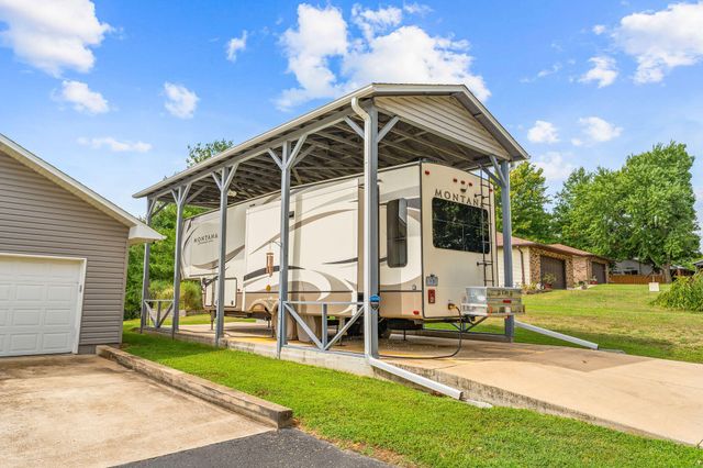 490 Fruit Farm Road, Hollister, MO 65672