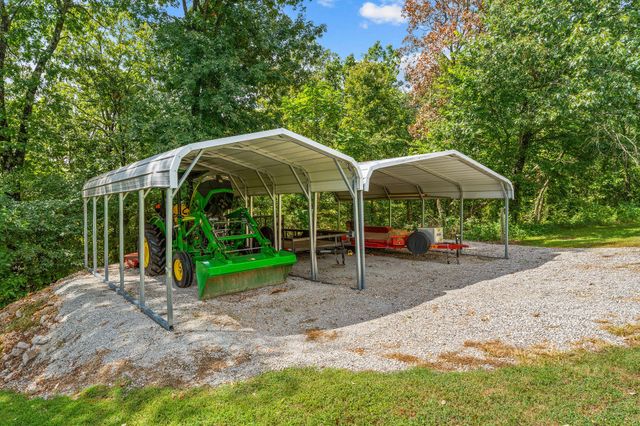 490 Fruit Farm Road, Hollister, MO 65672