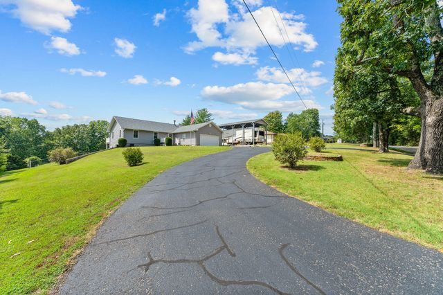 490 Fruit Farm Road, Hollister, MO 65672