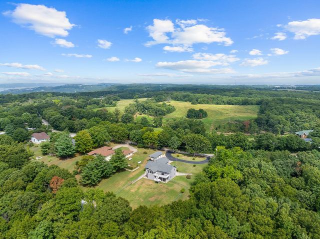 490 Fruit Farm Road, Hollister, MO 65672