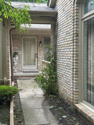 17765 E Kirkwood Drive, Clinton Twp, MI 48038