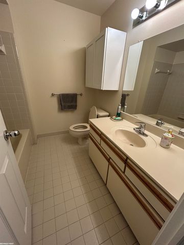 17765 E Kirkwood Drive, Clinton Twp, MI 48038