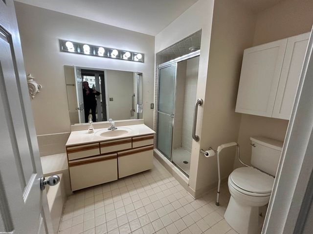 17765 E Kirkwood Drive, Clinton Twp, MI 48038