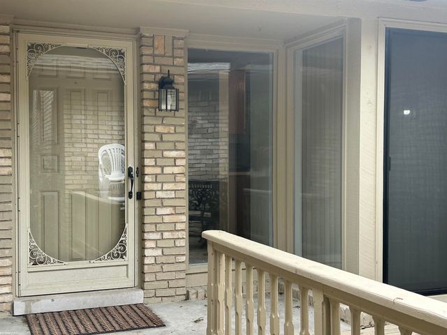 17765 E Kirkwood Drive, Clinton Twp, MI 48038