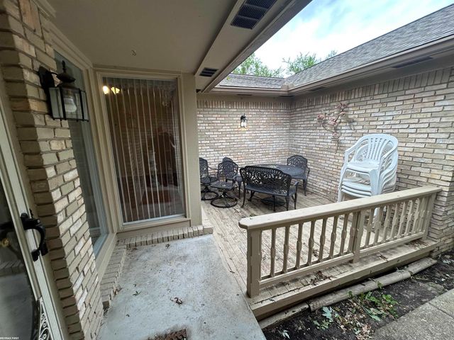 17765 E Kirkwood Drive, Clinton Twp, MI 48038