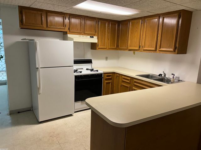 17765 E Kirkwood Drive, Clinton Twp, MI 48038