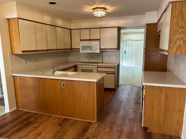 17765 E Kirkwood Drive, Clinton Twp, MI 48038
