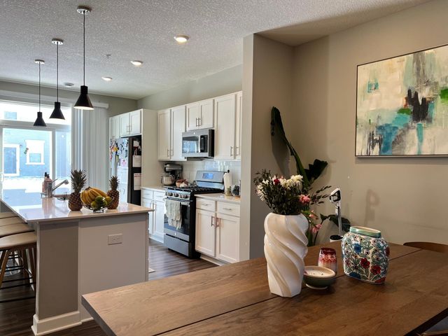 5021 Useppa Trail, Woodbury, MN 55129