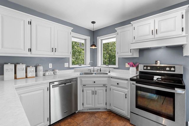 3272 LIBBY LANE, Green Bay, WI 54313