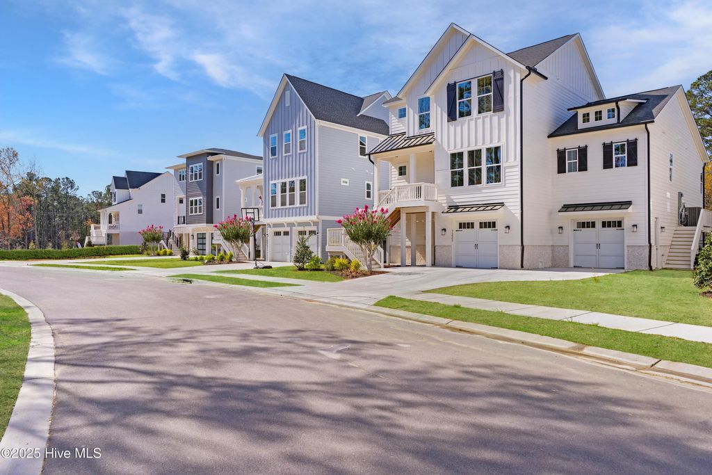 Image 24 of property listing at 7245 Winding Marsh Court, Wilmington, NC 28411