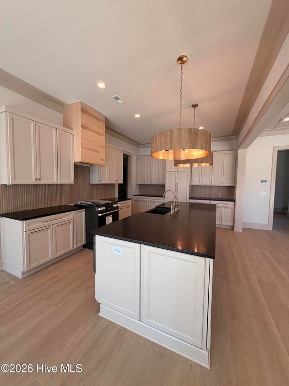 Image 4 of property listing at 7245 Winding Marsh Court, Wilmington, NC 28411