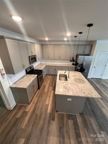 10207 Glenmere Creek Circle, Charlotte, NC 28262