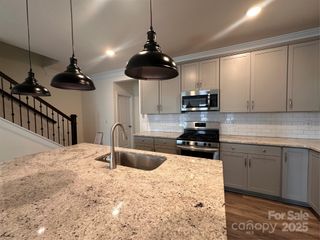 10207 Glenmere Creek Circle, Charlotte, NC 28262