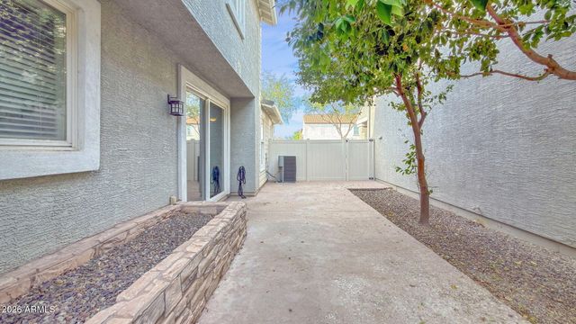 3856 E Gideon Way, Gilbert, AZ 85296