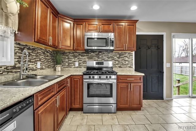 5048 Roseview Avenue, Hamburg, NY 14219