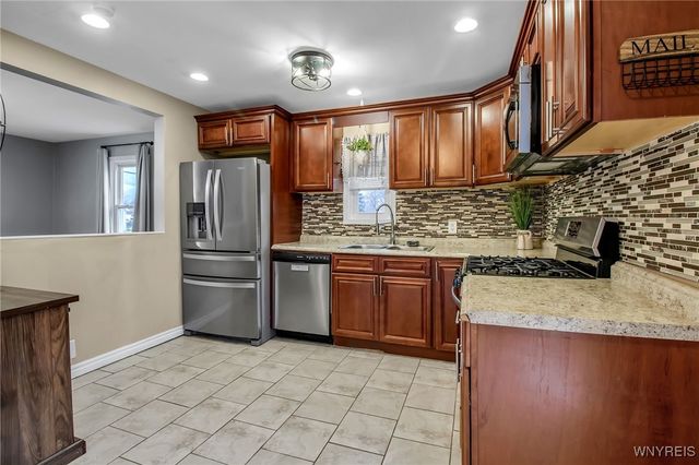 5048 Roseview Avenue, Hamburg, NY 14219