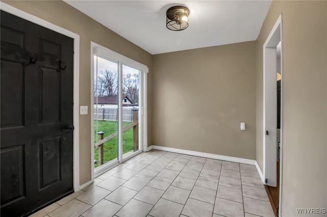 5048 Roseview Avenue, Hamburg, NY 14219