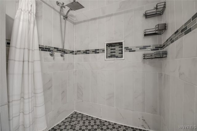 5048 Roseview Avenue, Hamburg, NY 14219