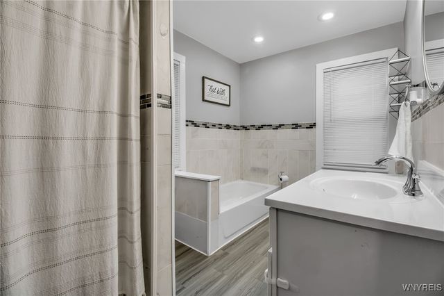 5048 Roseview Avenue, Hamburg, NY 14219