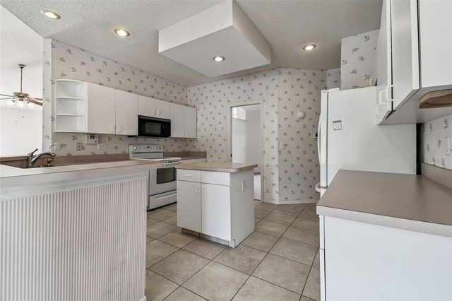 2305 E DEL WEBB BLVD, Sun City Center, FL 33573