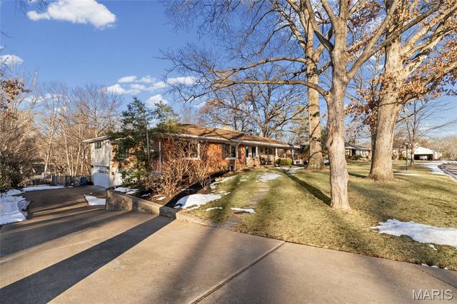 419 Gabriel Drive, Kirkwood, MO 63122