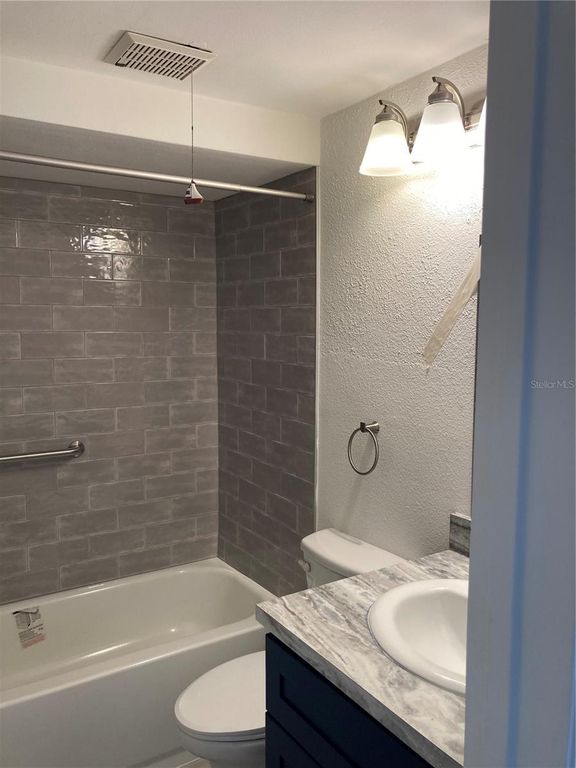 Image 11 of property listing at 3084 SUNSTATE 4416, New Port Richey, FL 34652