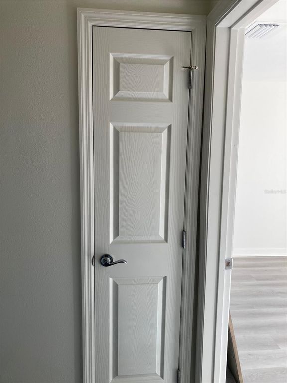 Image 7 of property listing at 3084 SUNSTATE 4416, New Port Richey, FL 34652