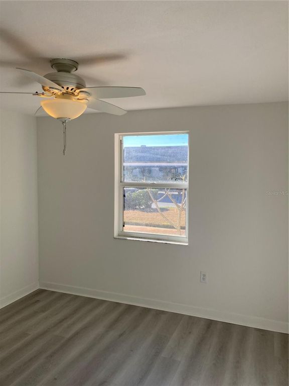 Image 8 of property listing at 3084 SUNSTATE 4416, New Port Richey, FL 34652