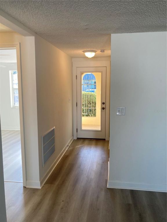 Image 10 of property listing at 3084 SUNSTATE 4416, New Port Richey, FL 34652